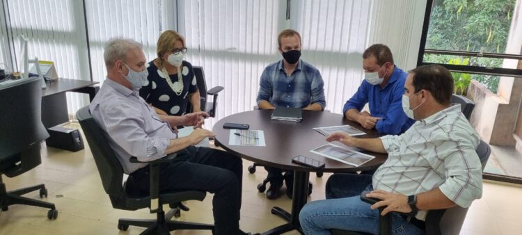 Assomasul discute com a Saúde compra de vacinas e eventuais medidas restritivas