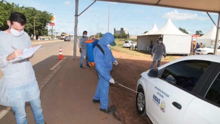 Em 10 dias, barreiras abordam mais de 64 mil e identificam 57 casos suspeitos de Covid