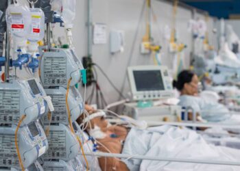 Ministério da Saúde envia 10,4 mil medicamentos do kit intubação para MS