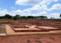 Famílias recebem base para construção da casa própria pelo programa Lote Urbanizado