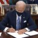 Biden inicia combate à política trumpista de armamento da população