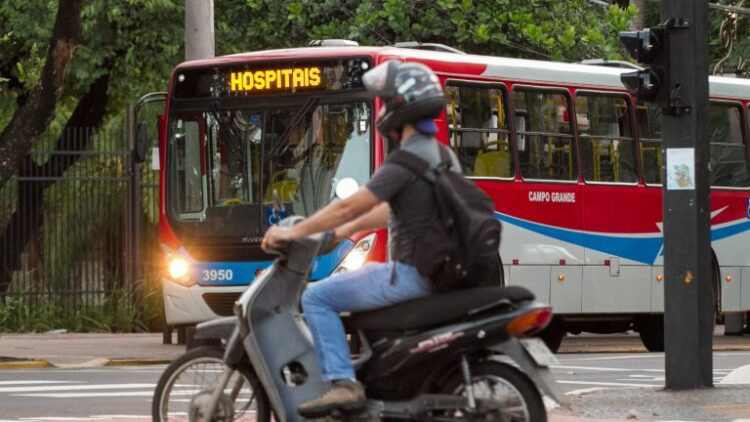 Transporte, limpeza urbana e assistência social podem se cadastrar para vacina do Covid-19