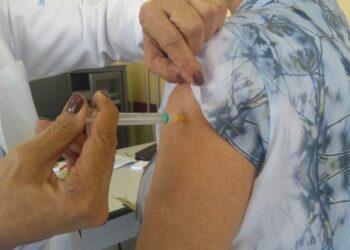 Trabalhadores da saúde de 35 anos já podem ser vacinados contra a Influenza