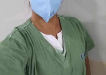 Maratona de trabalhos não resolve e aluna precisa encarar vaquinha para se formar