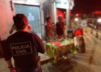 No final de semana, 85 pessoas foram orientadas a irem embora pra casa pela polícia