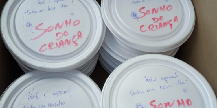 Há 5 anos, “Sonho de Criança” abraça comunidade lhe dando de volta o desejo da vida