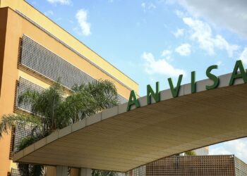Ministério da Saúde pede autorização à Anvisa para importar vacina
