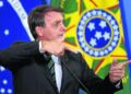 Bolsonaro vai editar decreto para proibir redes sociais de apagarem posts com fake news ou discursos de ódio