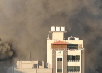 Após 11 dias de conflito, Israel e Palestina aprovam cessar-fogo