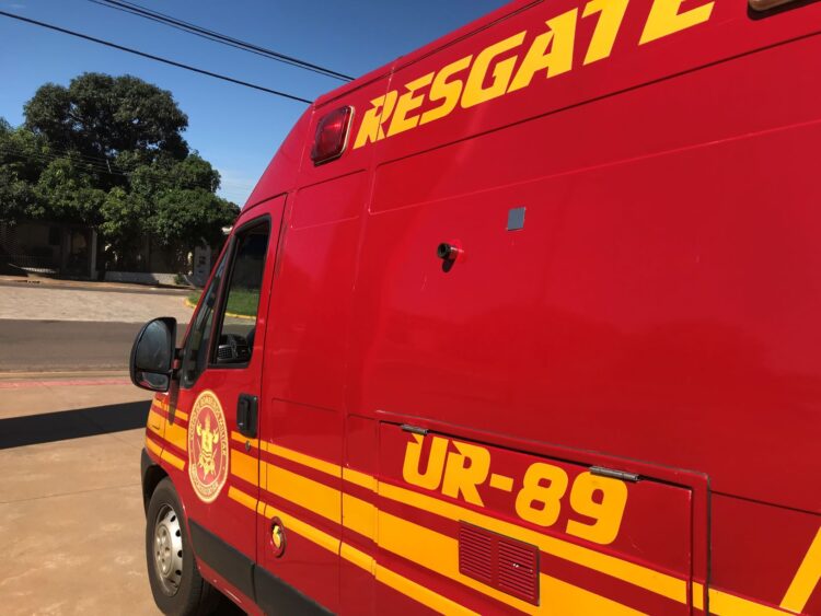 Motorista fica ferido ao bater em rotatória no anel viário da saída da Capital