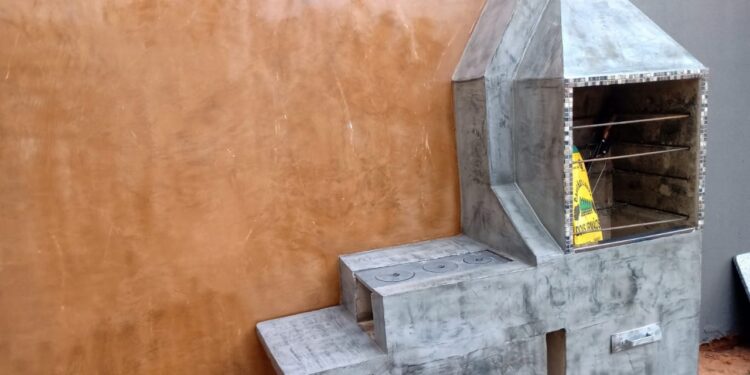 Família faz própria versão do “Lar Doce Lar” e reforma casa de irmã aniversariante