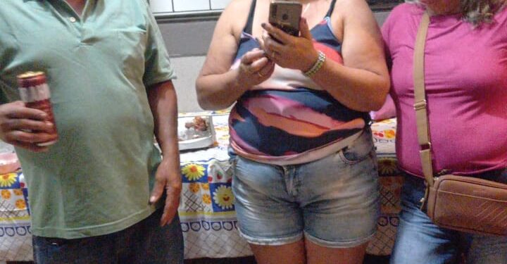 Família faz própria versão do “Lar Doce Lar” e reforma casa de irmã aniversariante