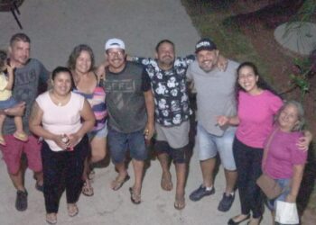 Família faz própria versão do “Lar Doce Lar” e reforma casa de irmã aniversariante
