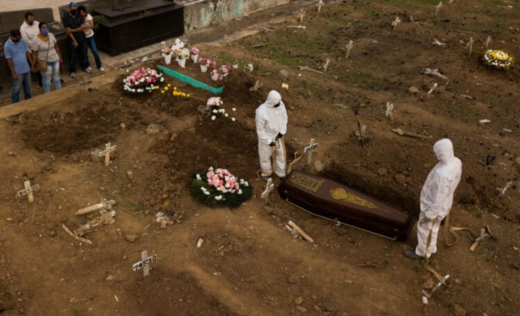 Estudo revela que Covid aciona vírus de ancestrais pré-históricos relacionado aos casos graves