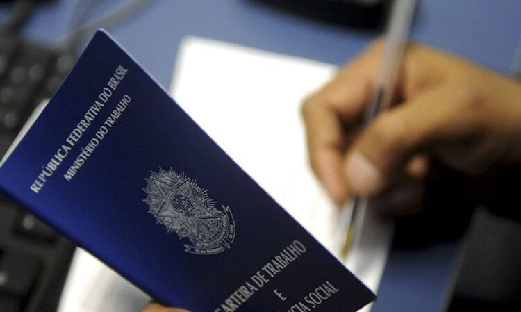 Percentual de desocupados supera 14%, diz IBGE: maior taxa desde 2012