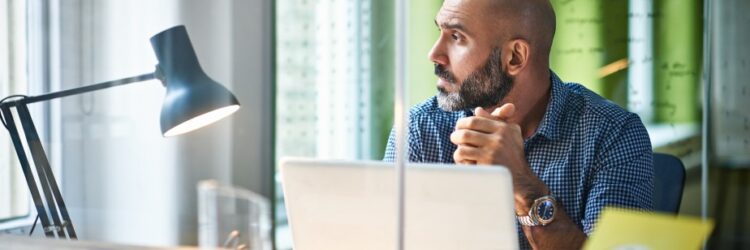 Pesquisa Abrasel mostra que 77% das empresas fecharam abril no prejuízo