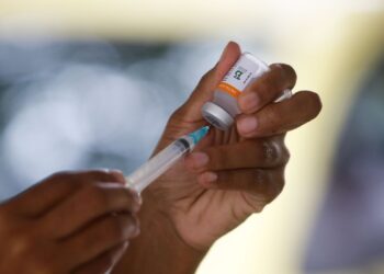 Brasil registra 16,5 milhões de casos e 462,7 mil mortes por covid-19