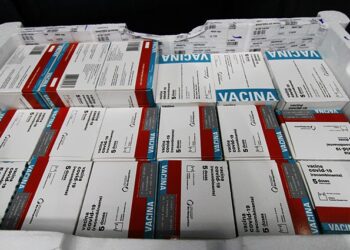 Mato Grosso do Sul recebe 30.420 doses de vacina contra COVID-19 nesta segunda-feira