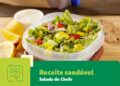 Aprenda a fazer uma salada que leva pão de forma, manga, morango, alface e muito mais