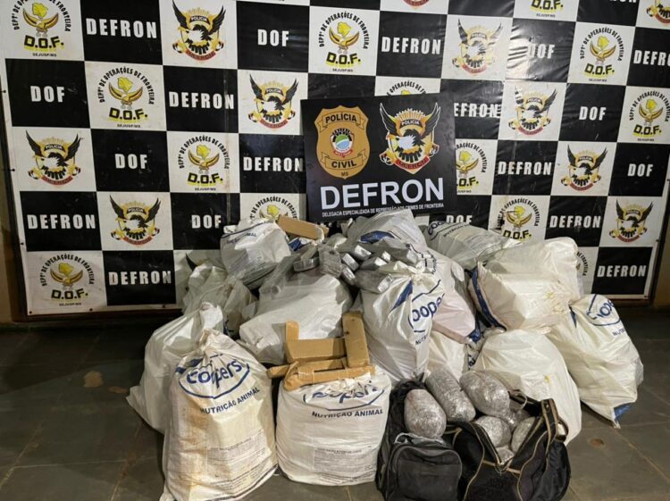 Agente de saúde é preso com mais de meia tonelada de maconha dentro de casa