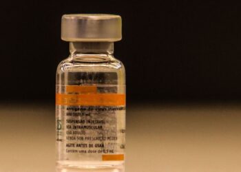 Covid-19: OMS aprova inclusão da CoronaVac em lista de uso emergencial