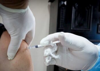 Anvisa divulga orientação de como notificar eventos adversos a vacinas