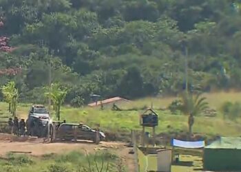 Lázaro teria furtado alimentos e munições neste sábado