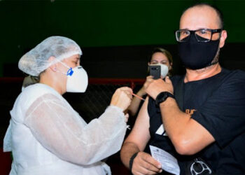 Pelo 3º dia consecutivo, vacinação contra a Covid-19 segue suspensa por falta de doses