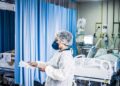 Brasil tem 2.311 mortes e 74.042 casos de covid-19 em 24h