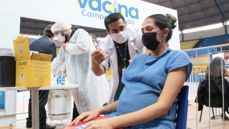 Vacinação é para gestantes, puérperas e segunda dose da AstraZeneca nesta terça na Capital