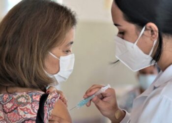 Doenças respiratórias aumentam com o frio e reacendem importância da vacinação