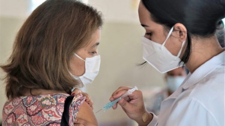 Doenças respiratórias aumentam com o frio e reacendem importância da vacinação