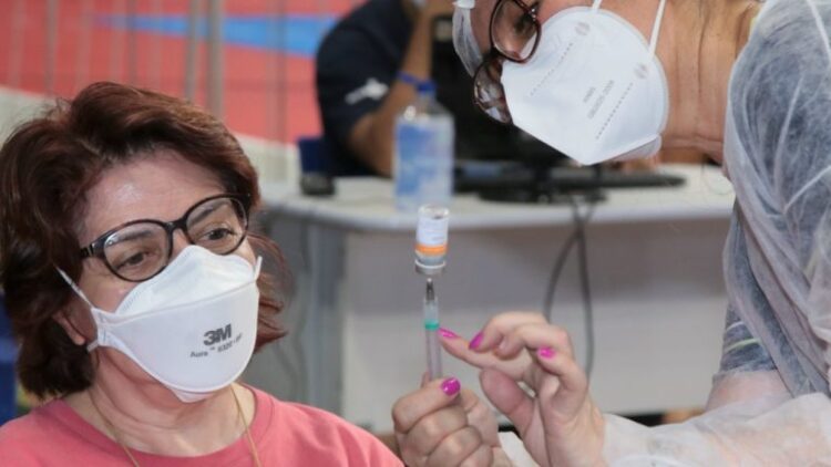 Na tarde de hoje Prefeitura retoma vacinação com pessoas de 49 anos ou mais e 2 dose da Coronavac