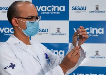 Após luta do Sindicato e profissionais, Prefeitura abre cadastro para jornalistas se vacinarem