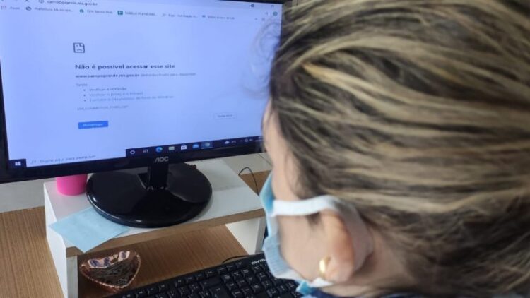 Instabilidade no sistema suspende vacinação em 10 unidades de saúde da Capital