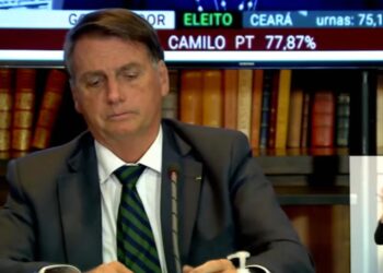 Durante live, Bolsonaro confessa que mentiu sobre fraude eleitoral: “não temos prova”
