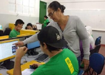 Volta às aulas na rede estadual: quantidade de alunos nas salas dependerá do Prosseguir