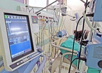 Casos e mortes por covid em MS tem queda de mais de 50% em um mês