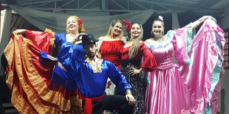 Companhia de dança realiza espetáculo sobre espiritualidade e cultura cigana