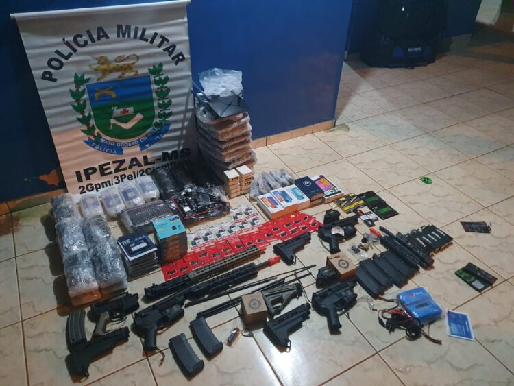 Carga com armas de brinquedo e eletrônicos avaliada em mais de R$ 37 mil é apreendida