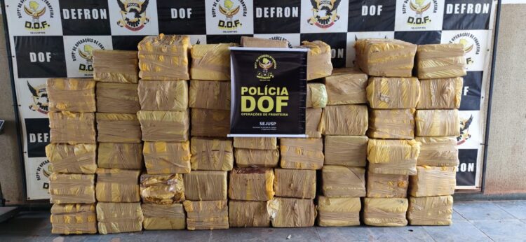 DOF apreende camionete carregada com mais de 1,2 quilos de maconha em MS