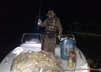 PMA apreende 40 redes de pesca com paraguaios nos rios Apa e Paraguai: soltos 50kg de peixes
