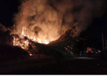 Incêndio de grandes proporções assusta e deixa residencial em Dourados sem energia