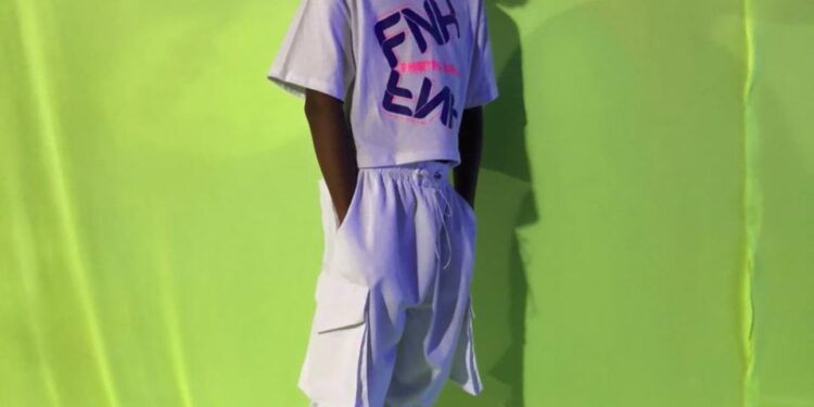 Coleção de roupa assinada por Edson Clair é lançada com desfile em formato virtual