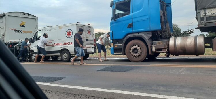 Vídeo mostra olhos assustados do Samu ao socorrer vítimas de acidente na BR-262