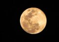Lua Cheia encanta campo-grandenses nesta noite e o que não faltam são registros