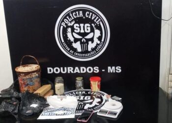 Mulher que usava filhos menores para entregar drogas é presa pela Polícia Civil