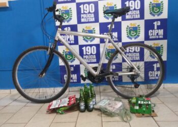 Em Bonito, jovem é preso por furtar cervejas e 2 pacotes de carne de jacaré em restaurante