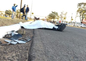 Motorista atropela, mata trabalhador de atacadista e foge na Avenida Gury Marques