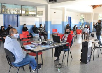 Hoje professores da rede municipal foram recebidos para preparar retorno dos alunos